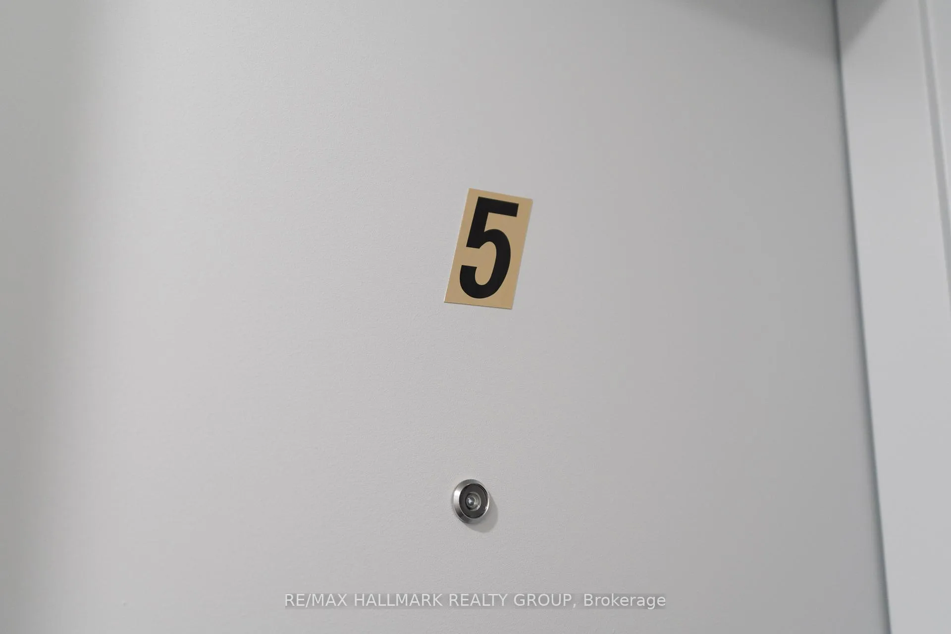 Photo 3 of Unit 5, 261 Somerset Street E, Ottawa, Ottawa Centre — HOMEH