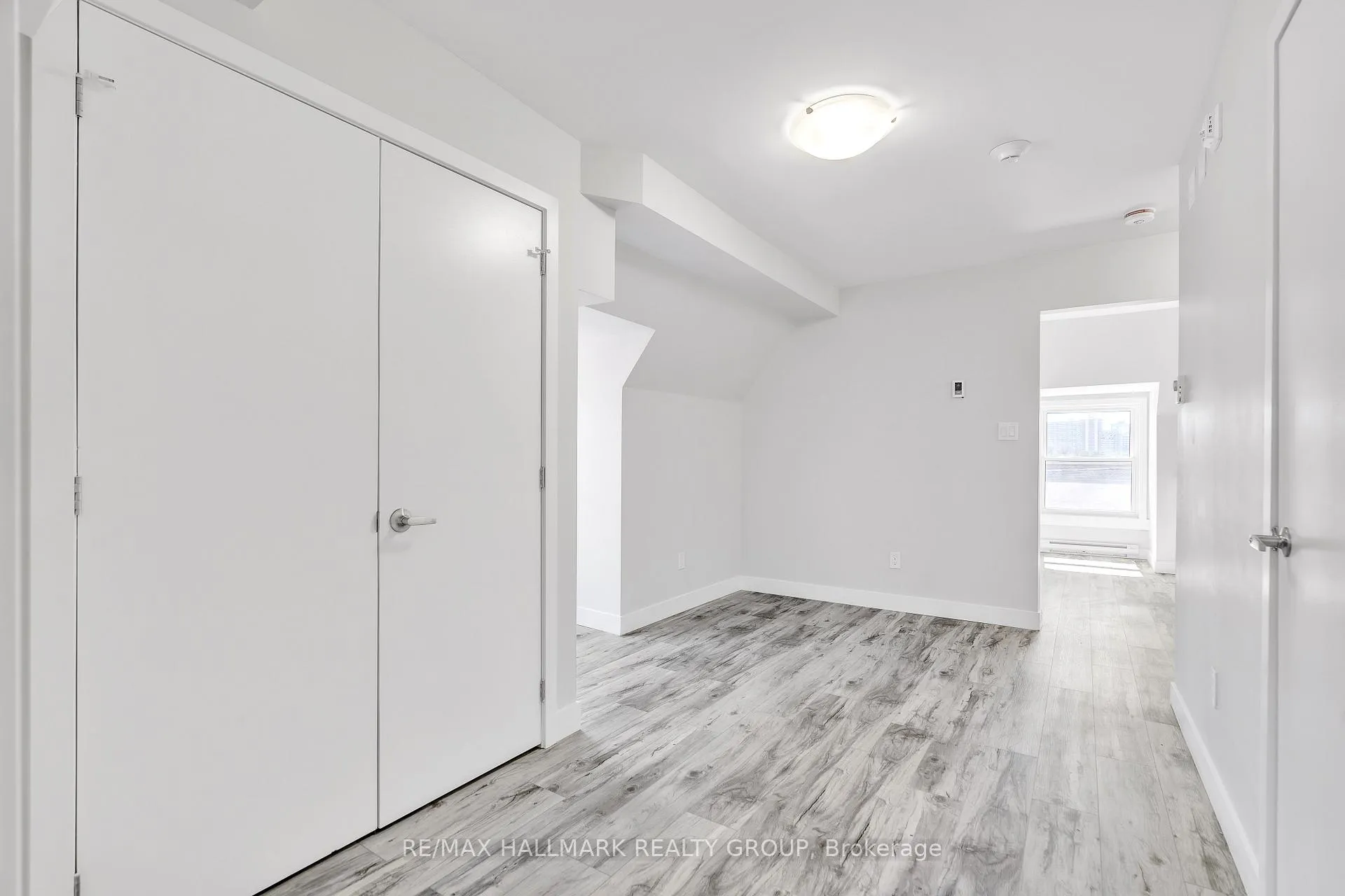 Photo 5 of Unit 5, 261 Somerset Street E, Ottawa, Ottawa Centre — HOMEH