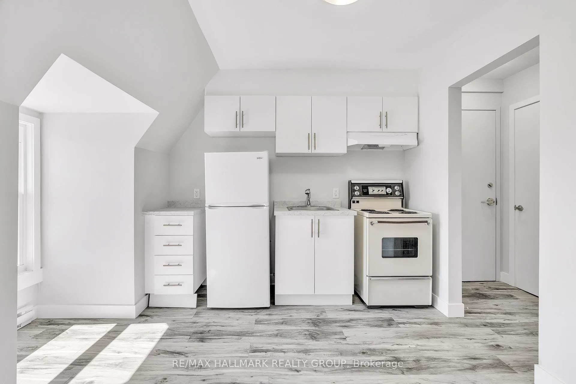 Photo 9 of Unit 5, 261 Somerset Street E, Ottawa, Ottawa Centre — HOMEH