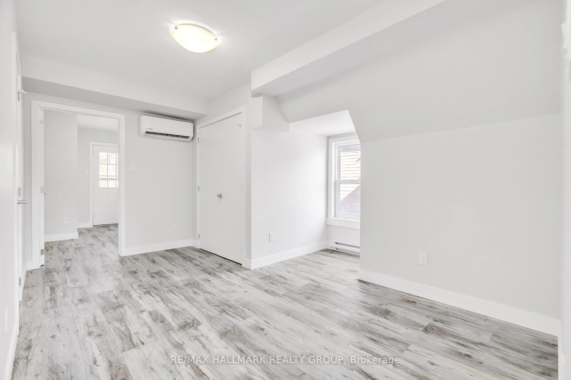 Photo 10 of Unit 5, 261 Somerset Street E, Ottawa, Ottawa Centre — HOMEH