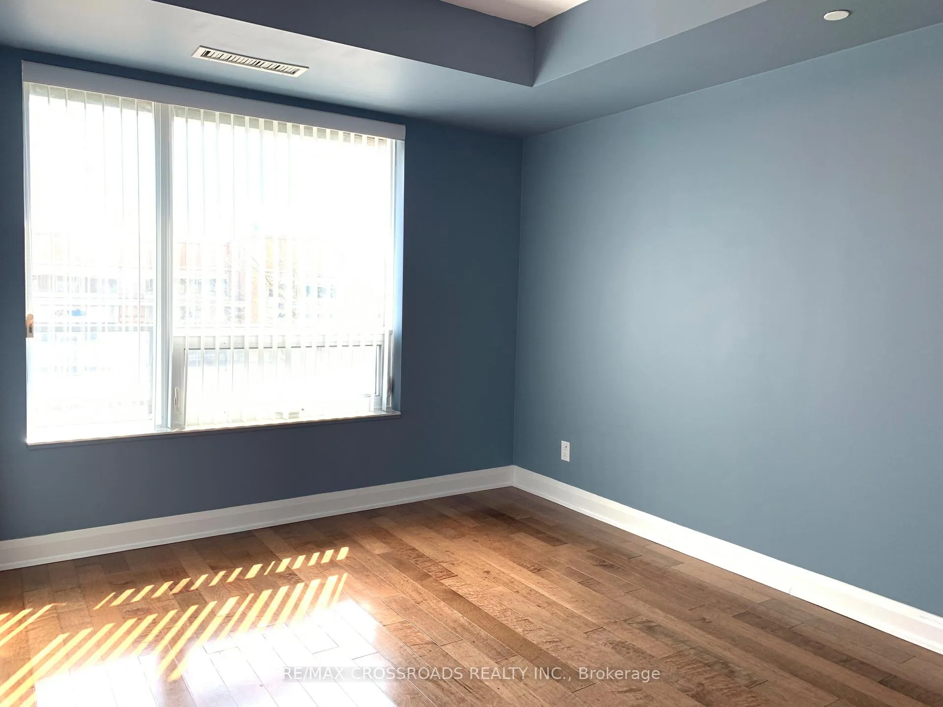 Photo 5 of Unit 212, 8200 Birchmount Road, Markham, Unionville — HOMEH