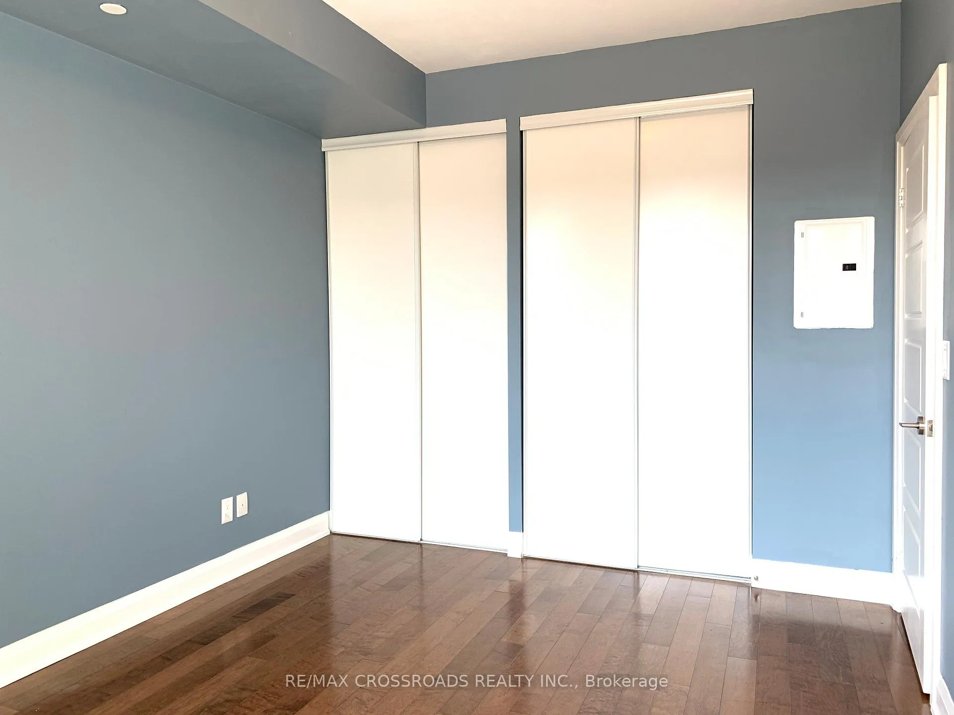 Photo 6 of Unit 212, 8200 Birchmount Road, Markham, Unionville — HOMEH
