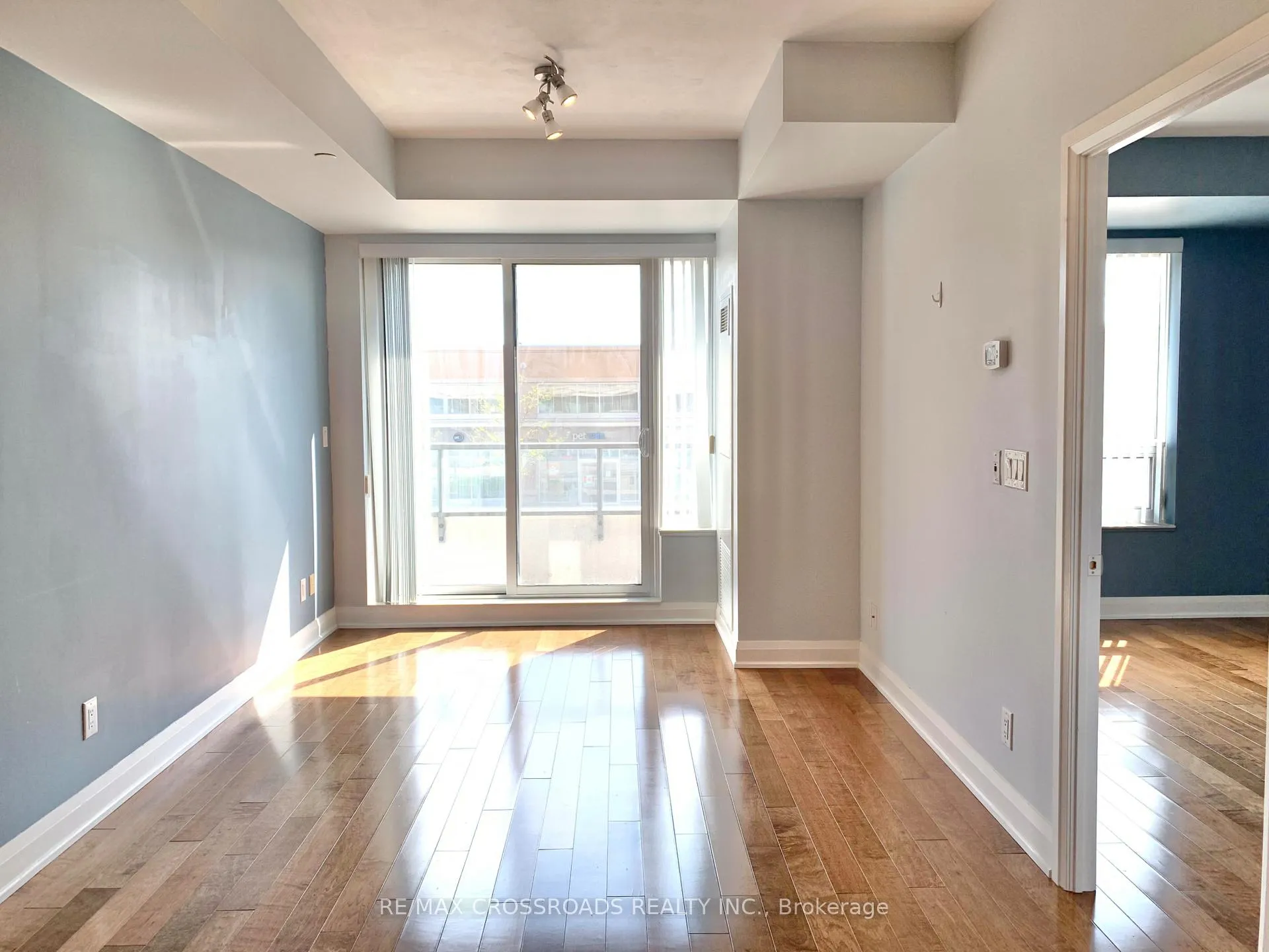 Photo 7 of Unit 212, 8200 Birchmount Road, Markham, Unionville — HOMEH