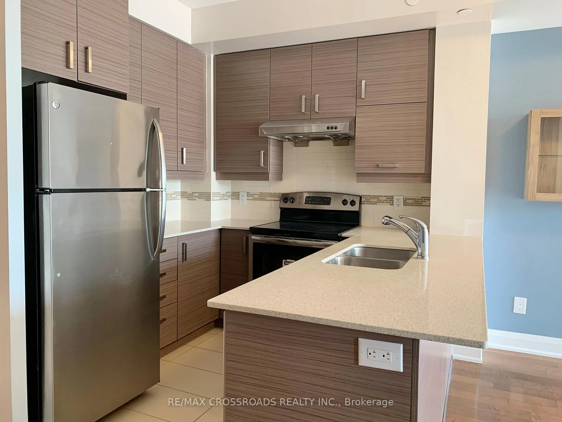 Photo 8 of Unit 212, 8200 Birchmount Road, Markham, Unionville — HOMEH