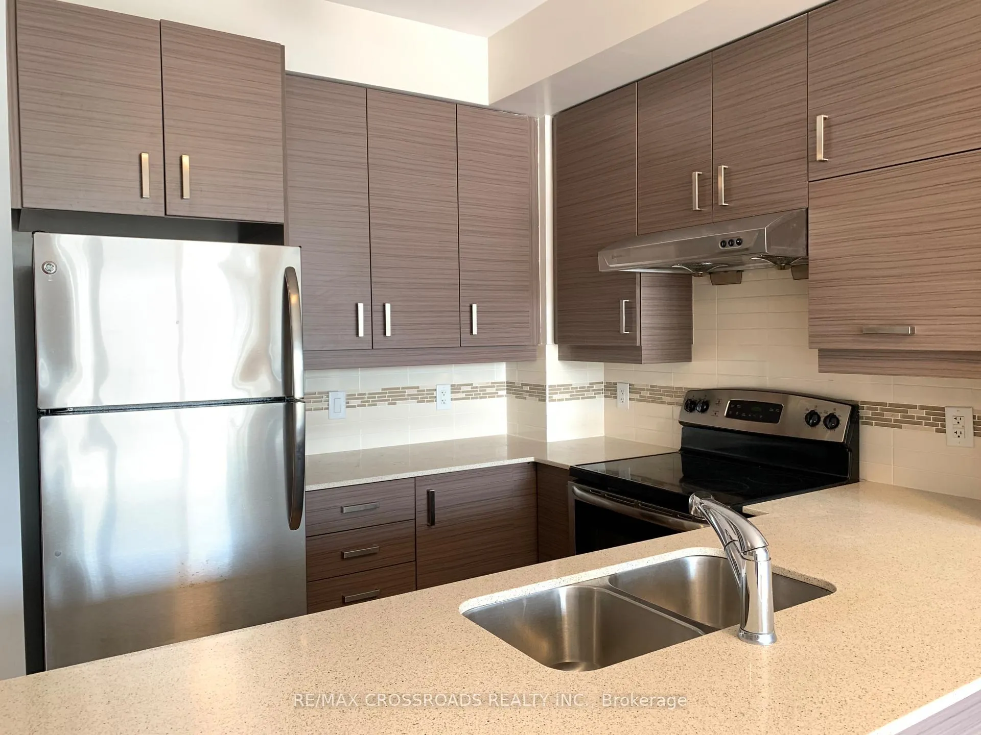 Photo 11 of Unit 212, 8200 Birchmount Road, Markham, Unionville — HOMEH
