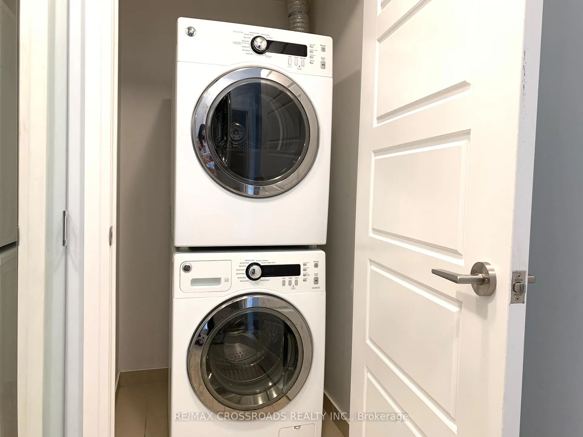 Photo 13 of Unit 212, 8200 Birchmount Road, Markham, Unionville — HOMEH