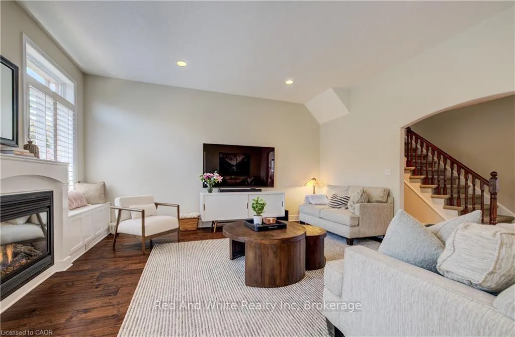 Photo 5 of 195 Westcliff Way, Cambridge — HOMEH