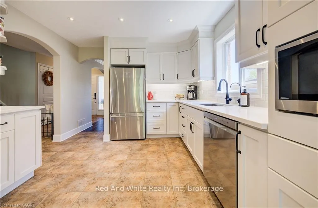 Photo 10 of 195 Westcliff Way, Cambridge — HOMEH