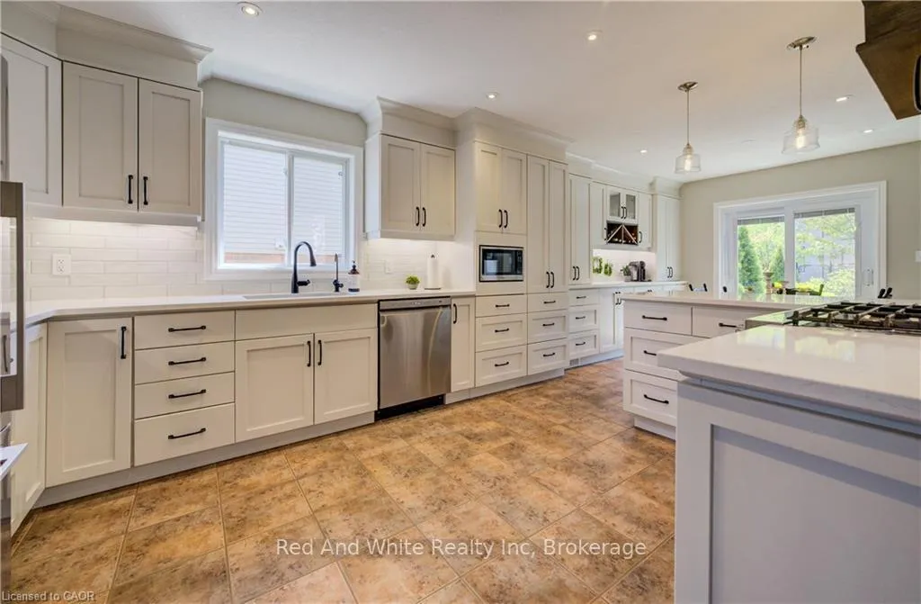 Photo 12 of 195 Westcliff Way, Cambridge — HOMEH