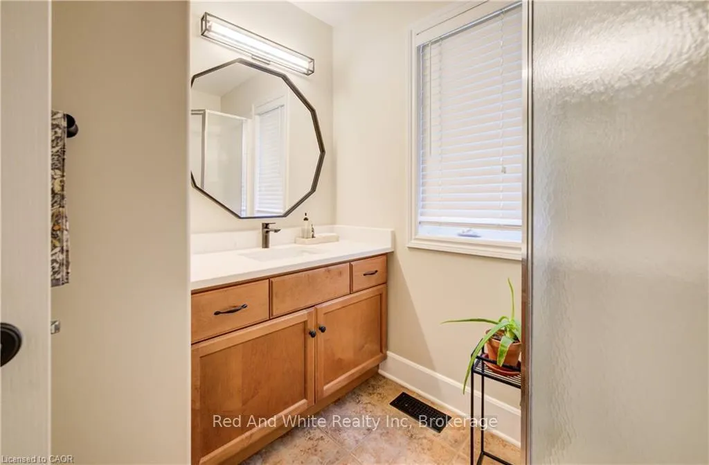 Photo 16 of 195 Westcliff Way, Cambridge — HOMEH