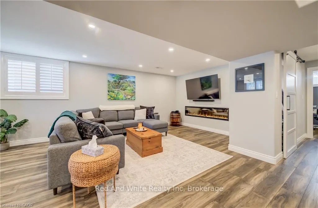 Photo 30 of 195 Westcliff Way, Cambridge — HOMEH