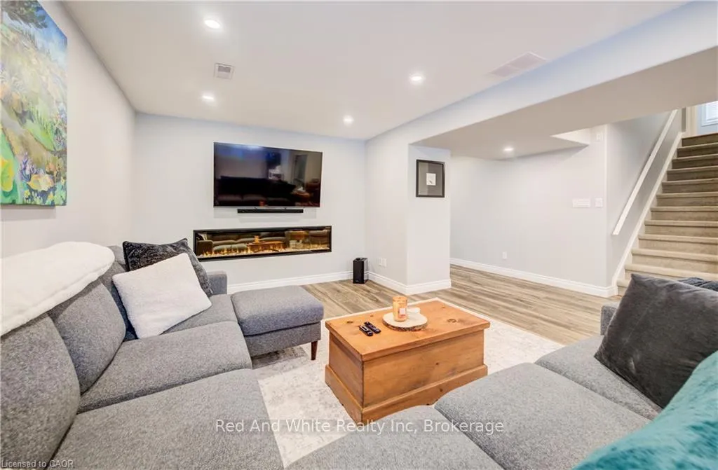 Photo 32 of 195 Westcliff Way, Cambridge — HOMEH