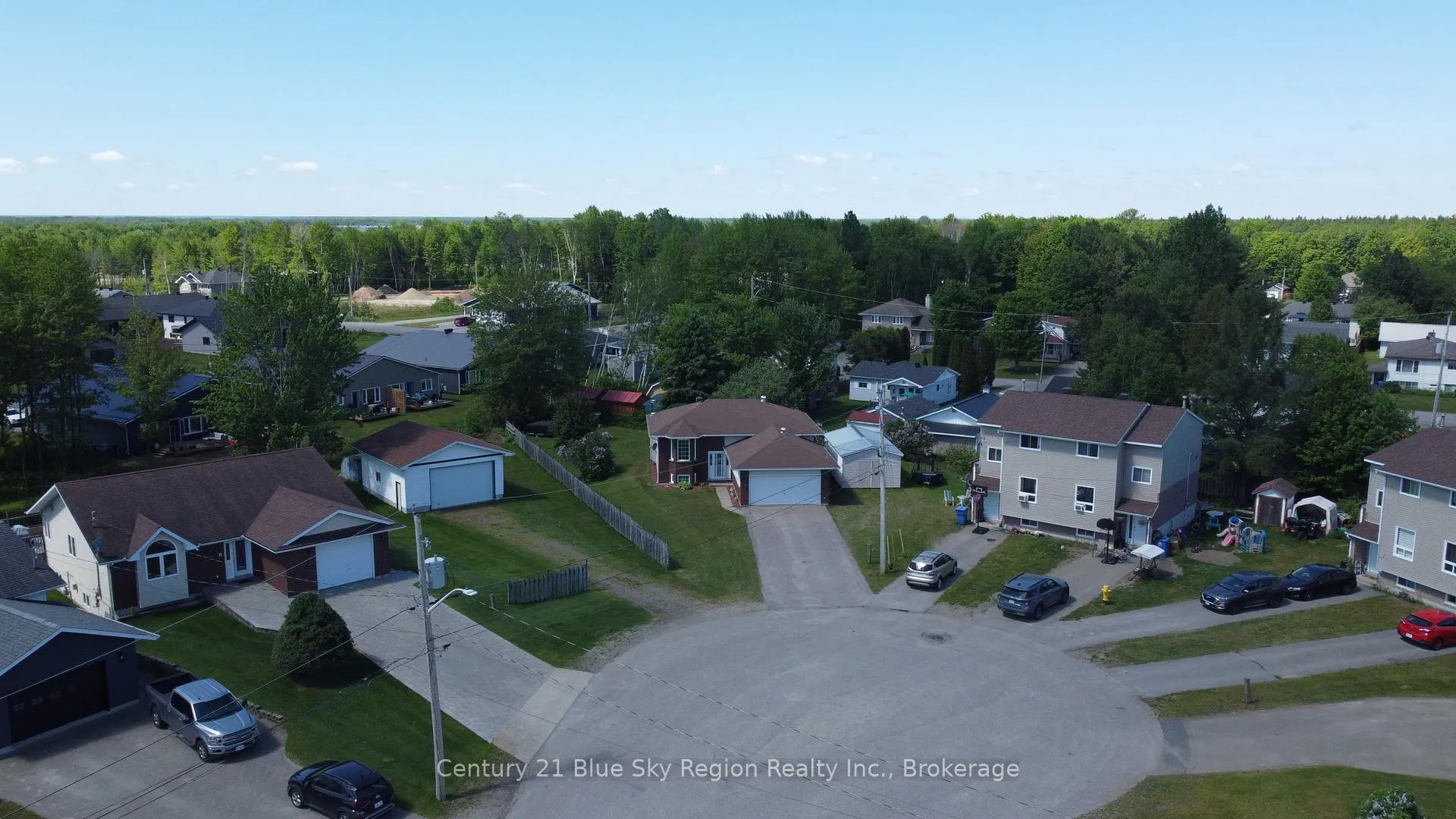 Photo 2 of 22 Paiement Court, West Nipissing, Sturgeon Falls — HOMEH