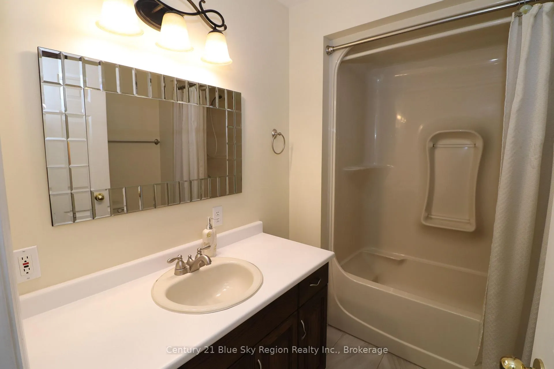 Photo 14 of 22 Paiement Court, West Nipissing, Sturgeon Falls — HOMEH