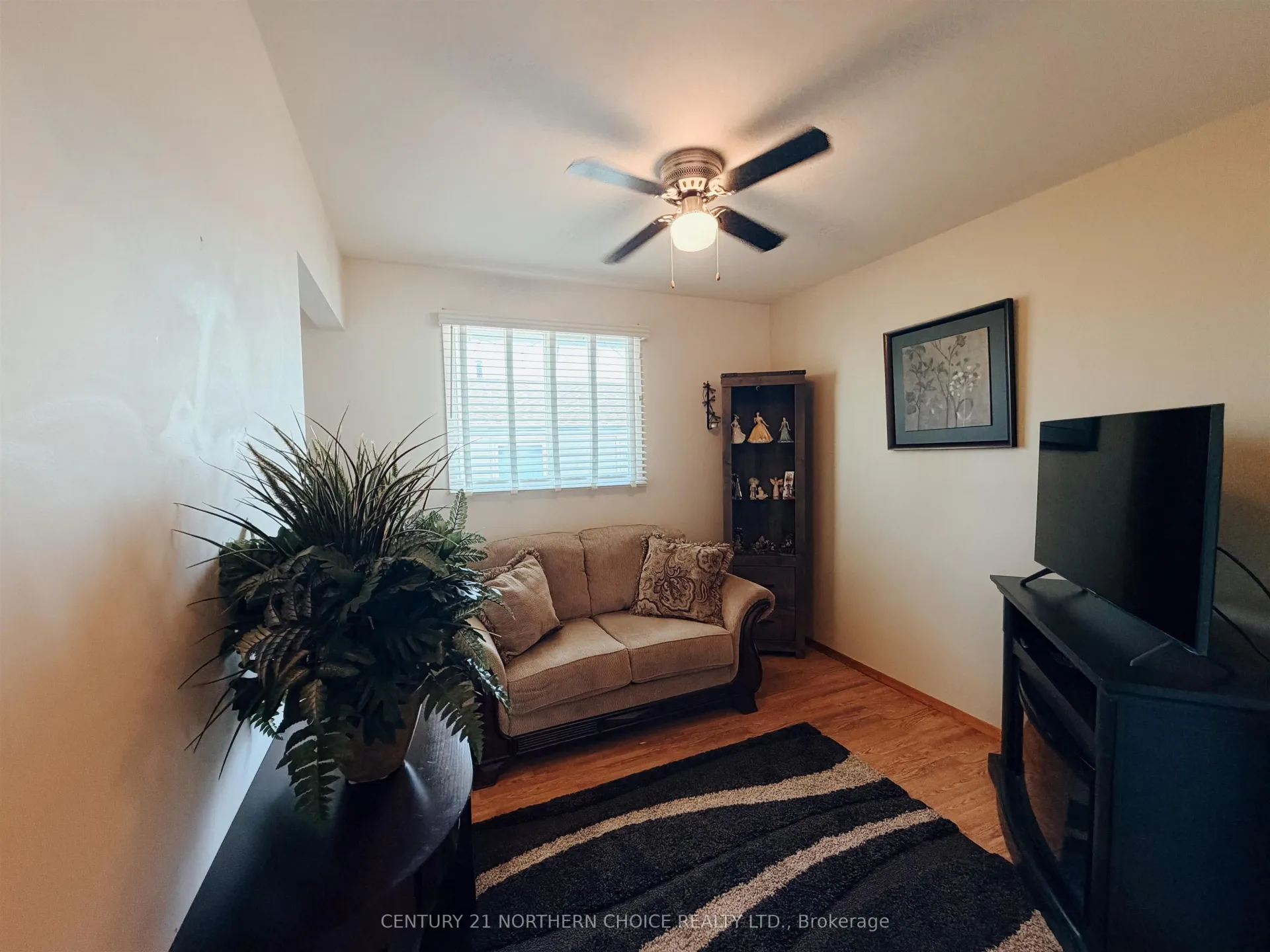 Photo 14 of 215 Minto Drive, Kenora, Amethyst — HOMEH