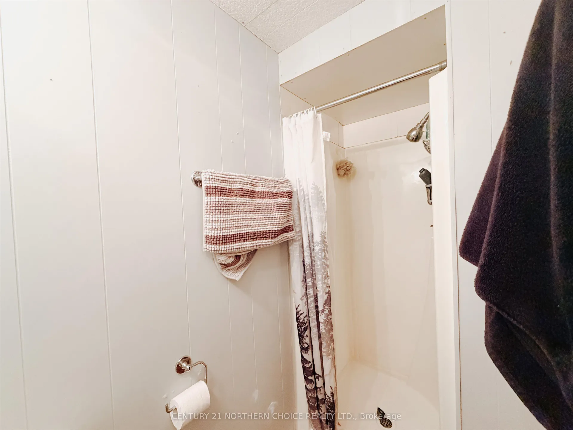 Photo 30 of 215 Minto Drive, Kenora, Amethyst — HOMEH