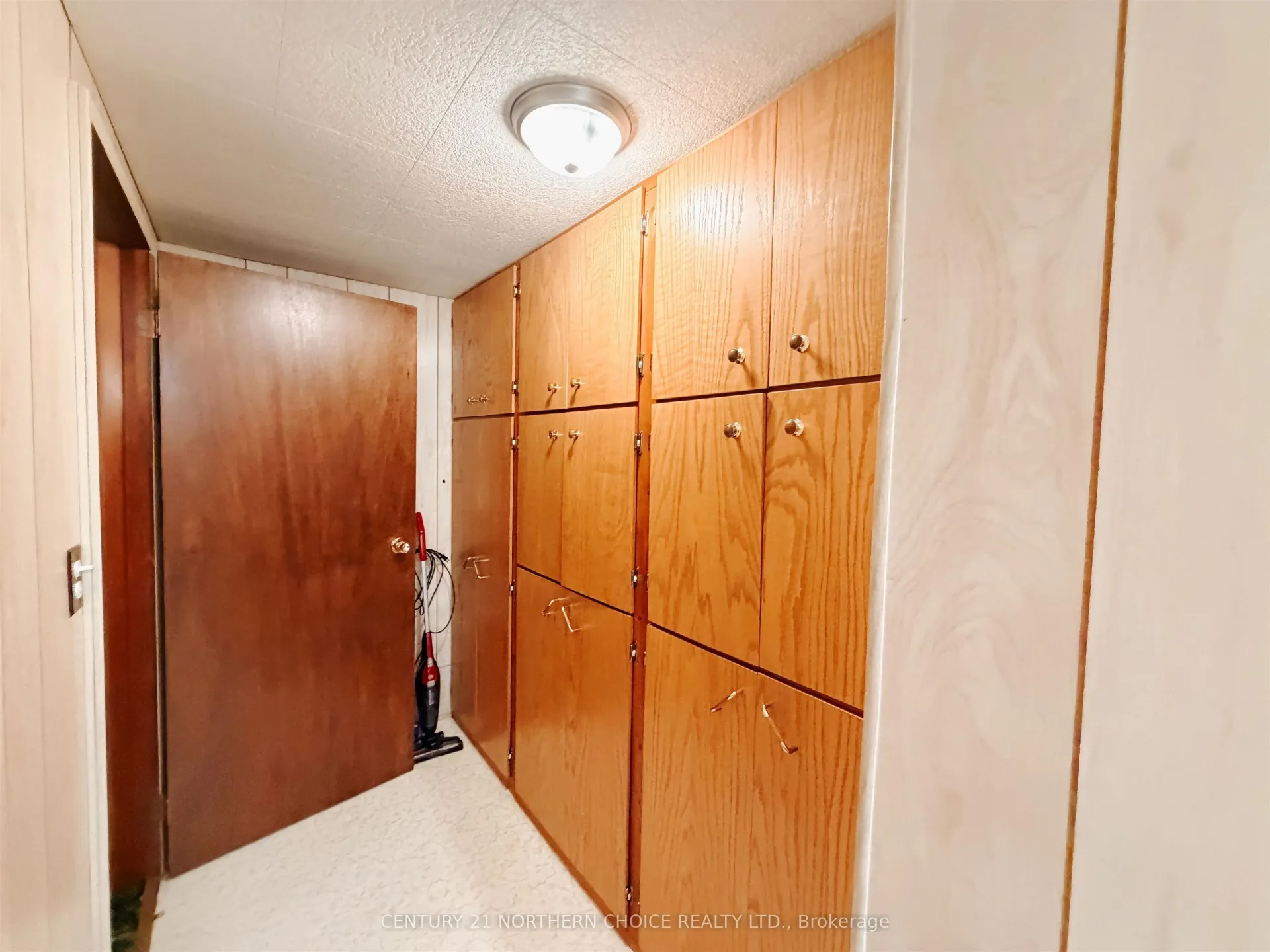 Photo 31 of 215 Minto Drive, Kenora, Amethyst — HOMEH