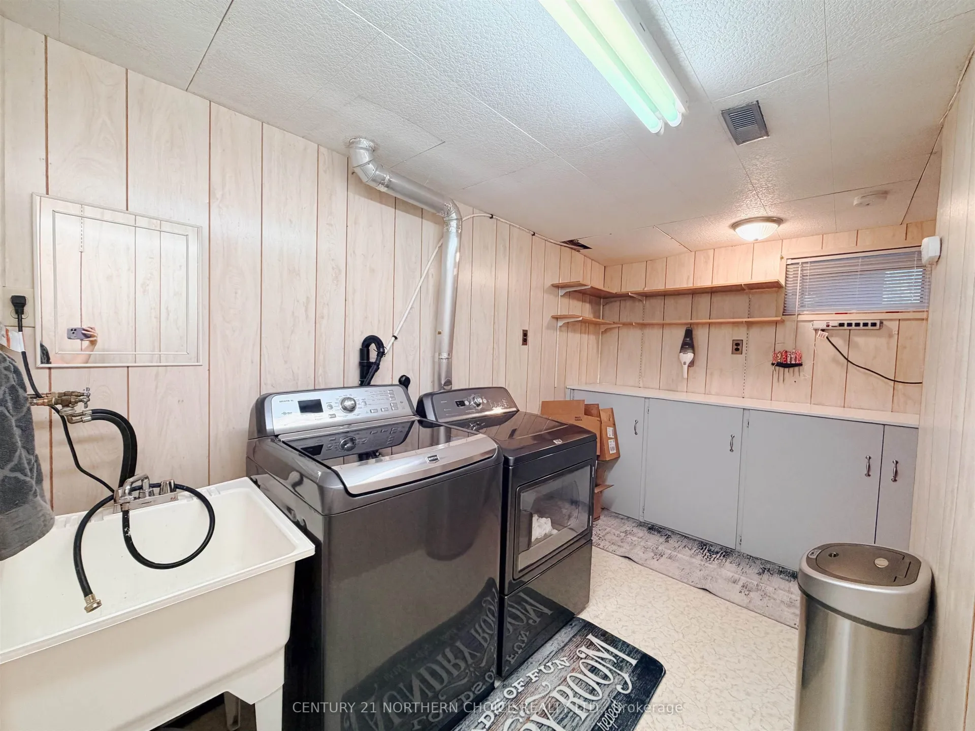 Photo 33 of 215 Minto Drive, Kenora, Amethyst — HOMEH