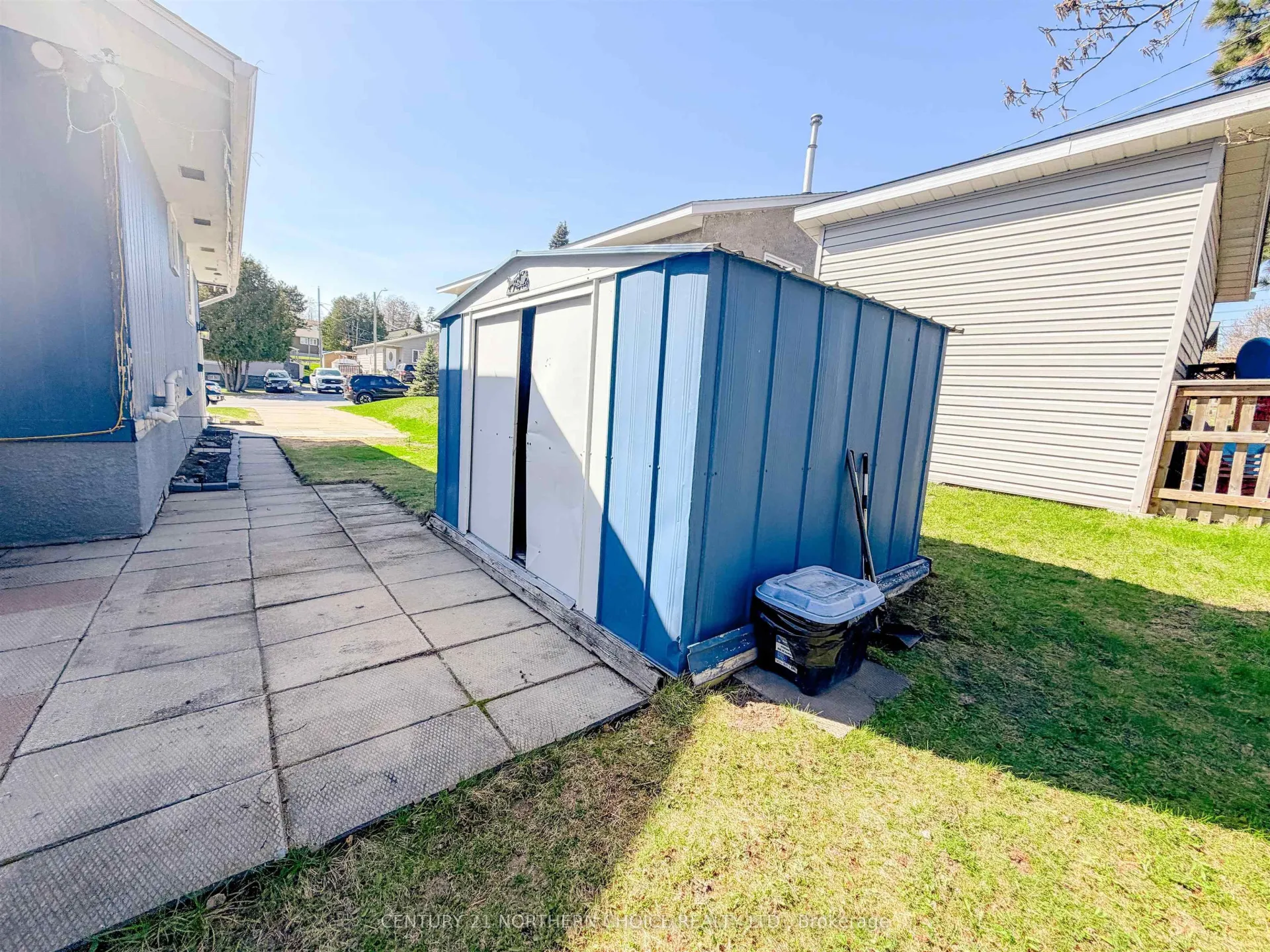 Photo 37 of 215 Minto Drive, Kenora, Amethyst — HOMEH