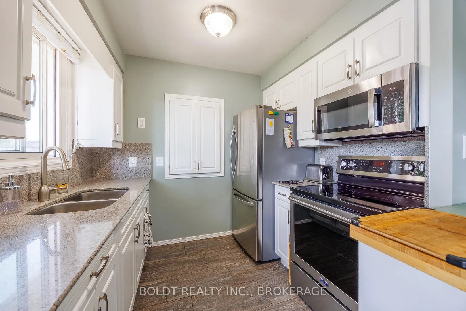 Photo 5 of 53 Huntley Crescent, St. Catharines, Carlton/Bunting — HOMEH
