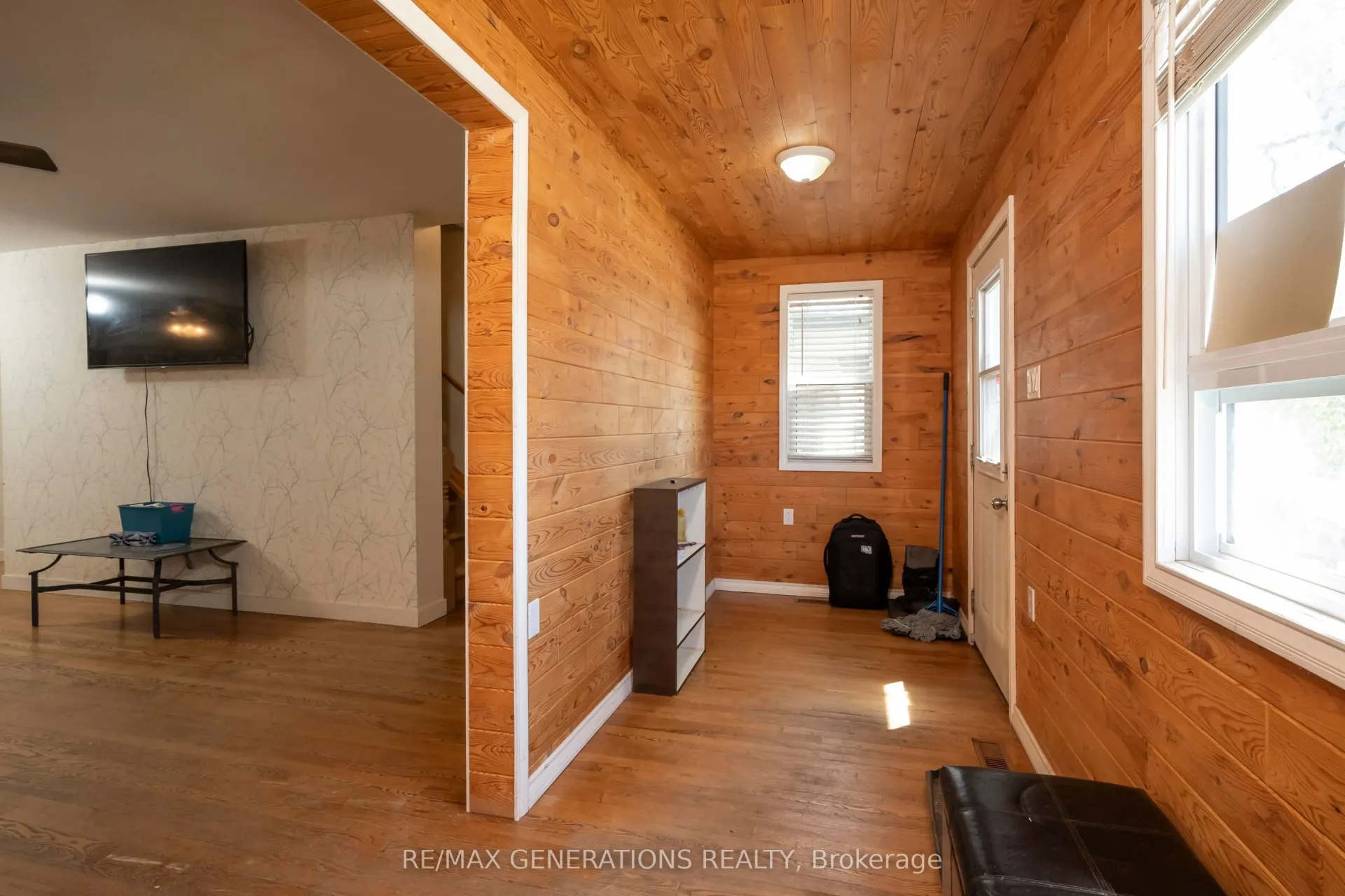Photo 2 of 115 Finlayson Street, Thunder Bay, East End — HOMEH
