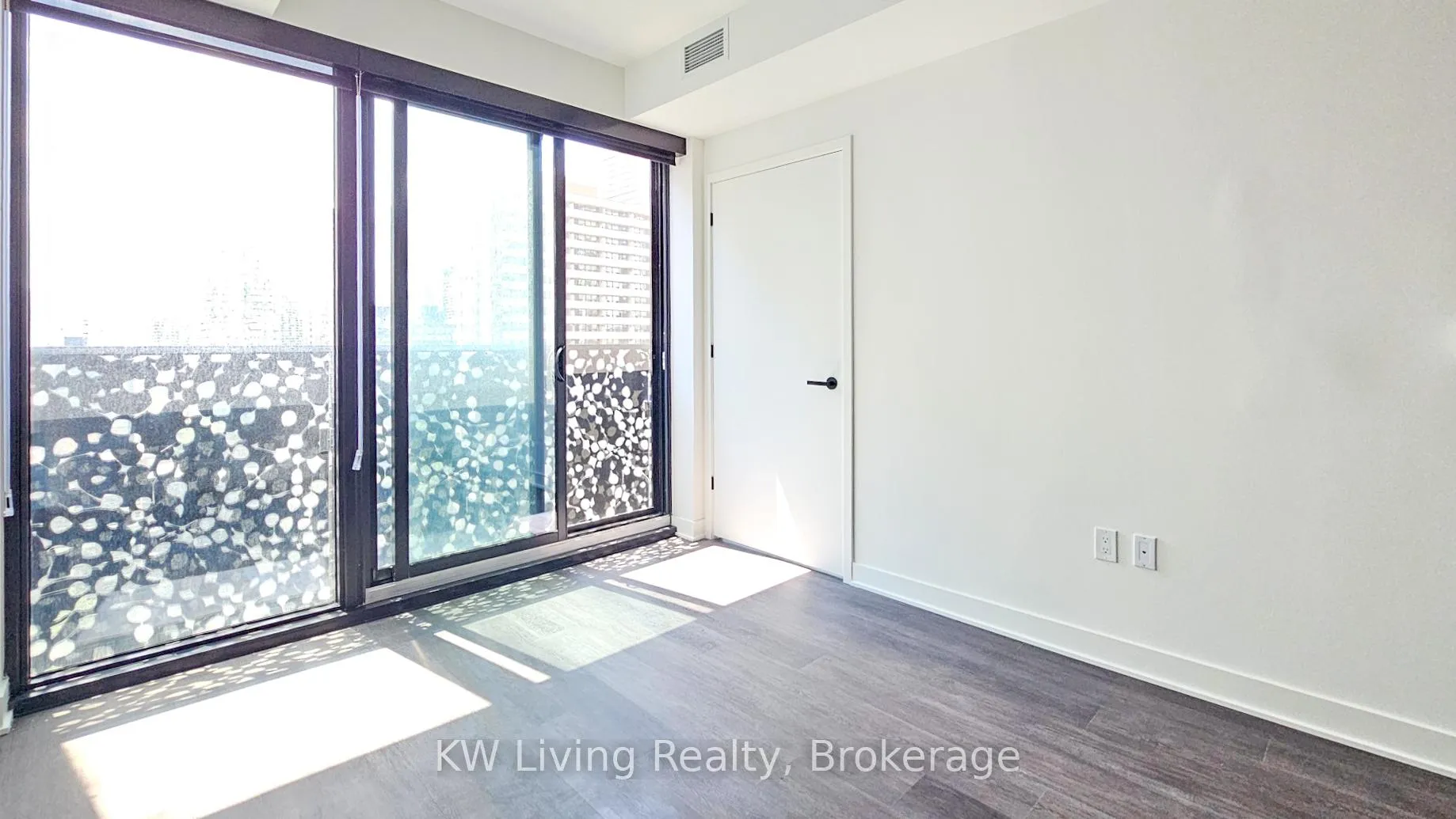 Photo 8 of Unit 1504, 55 Charles Street E, Toronto, Church-Yonge Corridor — HOMEH