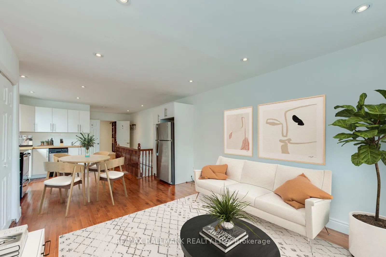 Photo 3 of Unit Upper, 2066 Gerrard Street E, Toronto, Woodbine Corridor — HOMEH