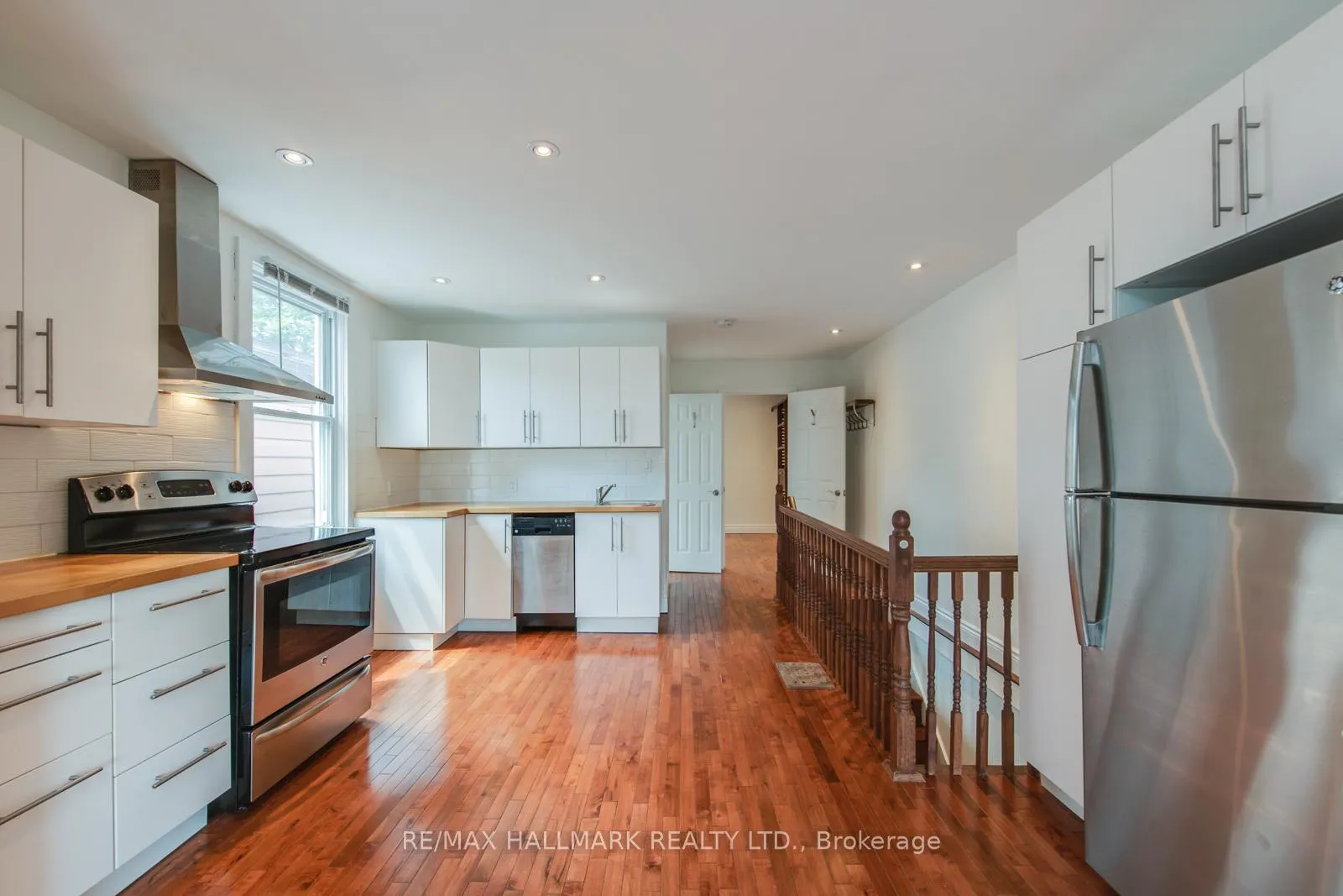 Photo 5 of Unit Upper, 2066 Gerrard Street E, Toronto, Woodbine Corridor — HOMEH