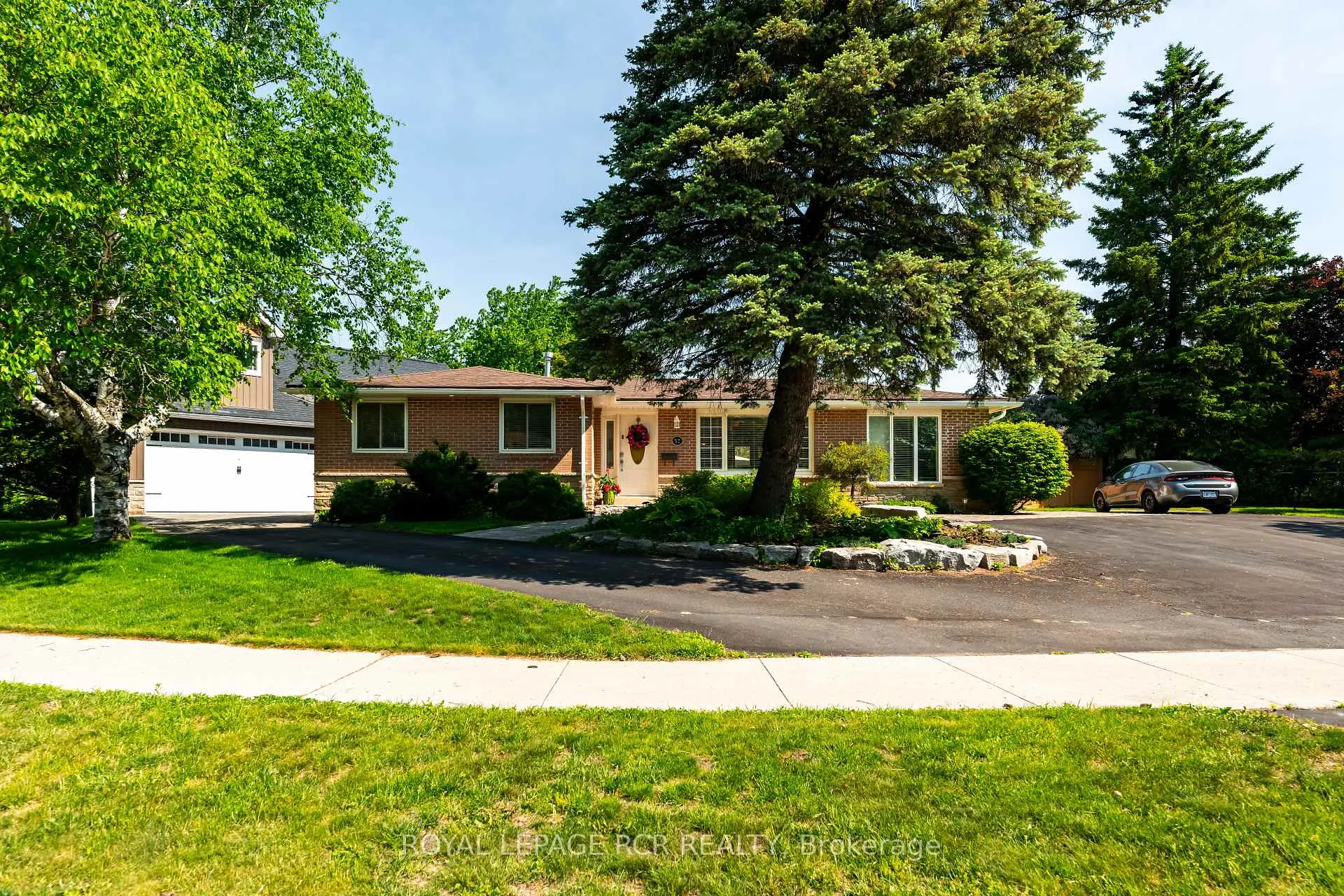 Photo 1 of 52 Maple Crescent, Orangeville — HOMEH