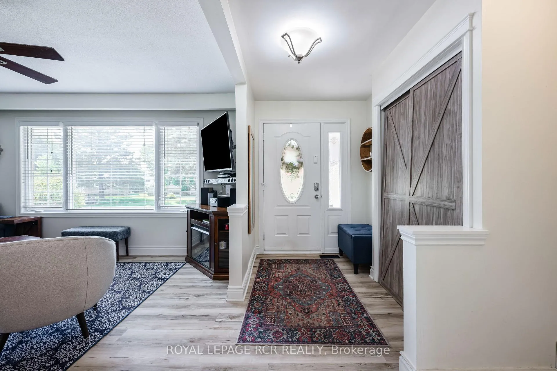 Photo 4 of 52 Maple Crescent, Orangeville — HOMEH
