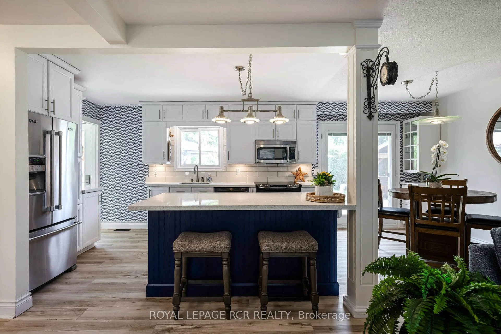 Photo 5 of 52 Maple Crescent, Orangeville — HOMEH