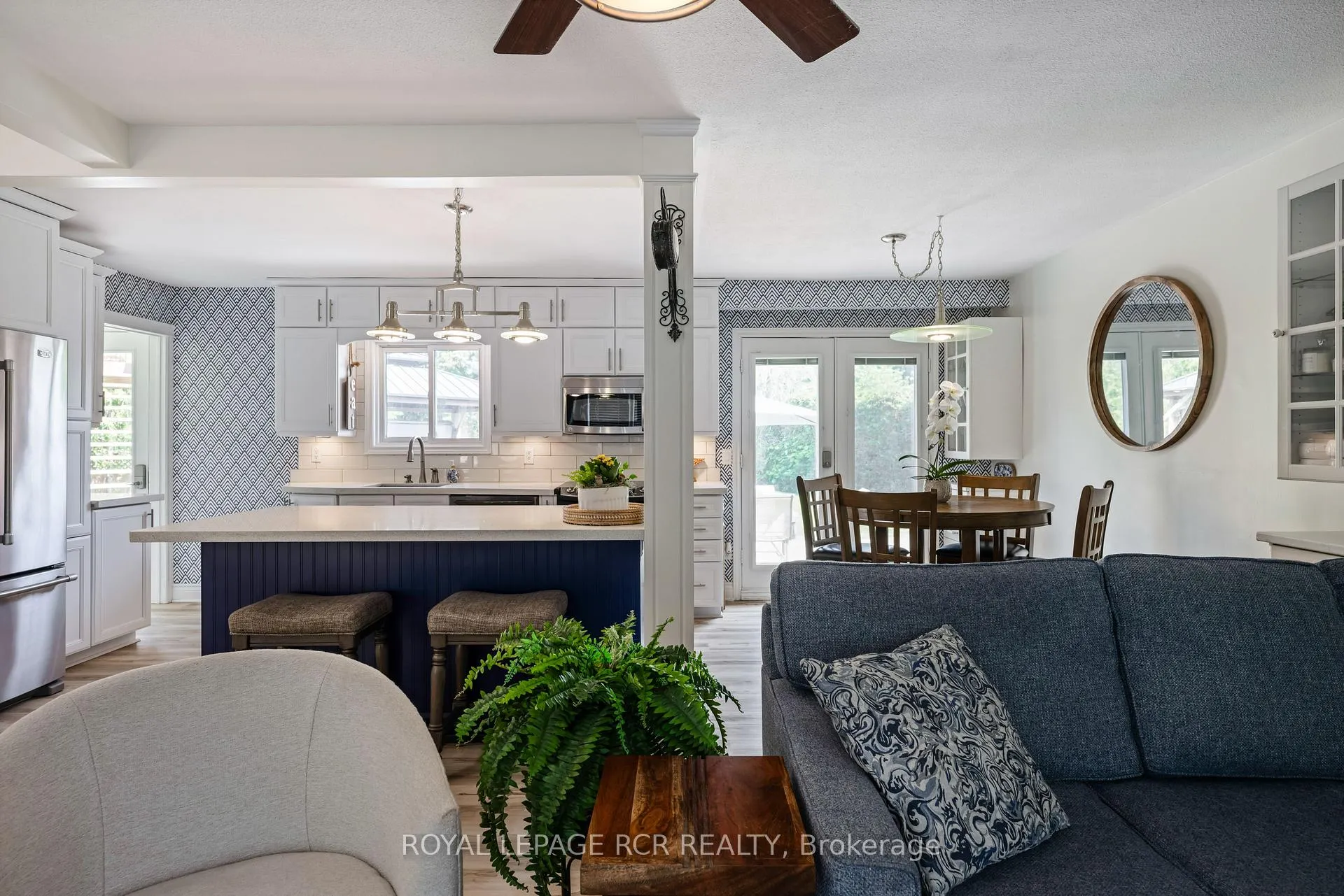 Photo 7 of 52 Maple Crescent, Orangeville — HOMEH