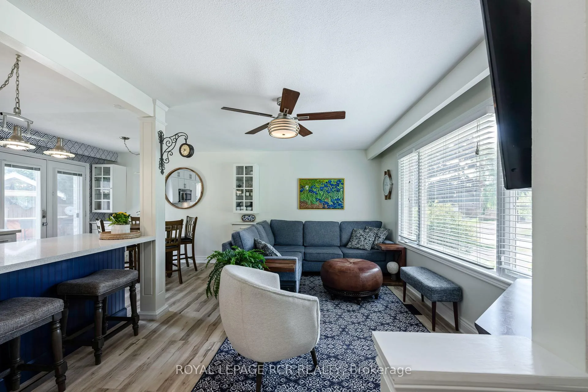 Photo 9 of 52 Maple Crescent, Orangeville — HOMEH
