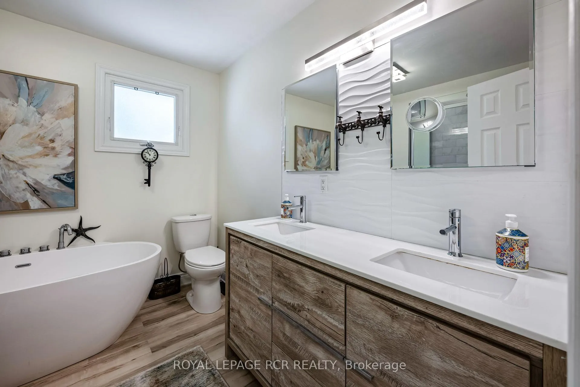 Photo 13 of 52 Maple Crescent, Orangeville — HOMEH
