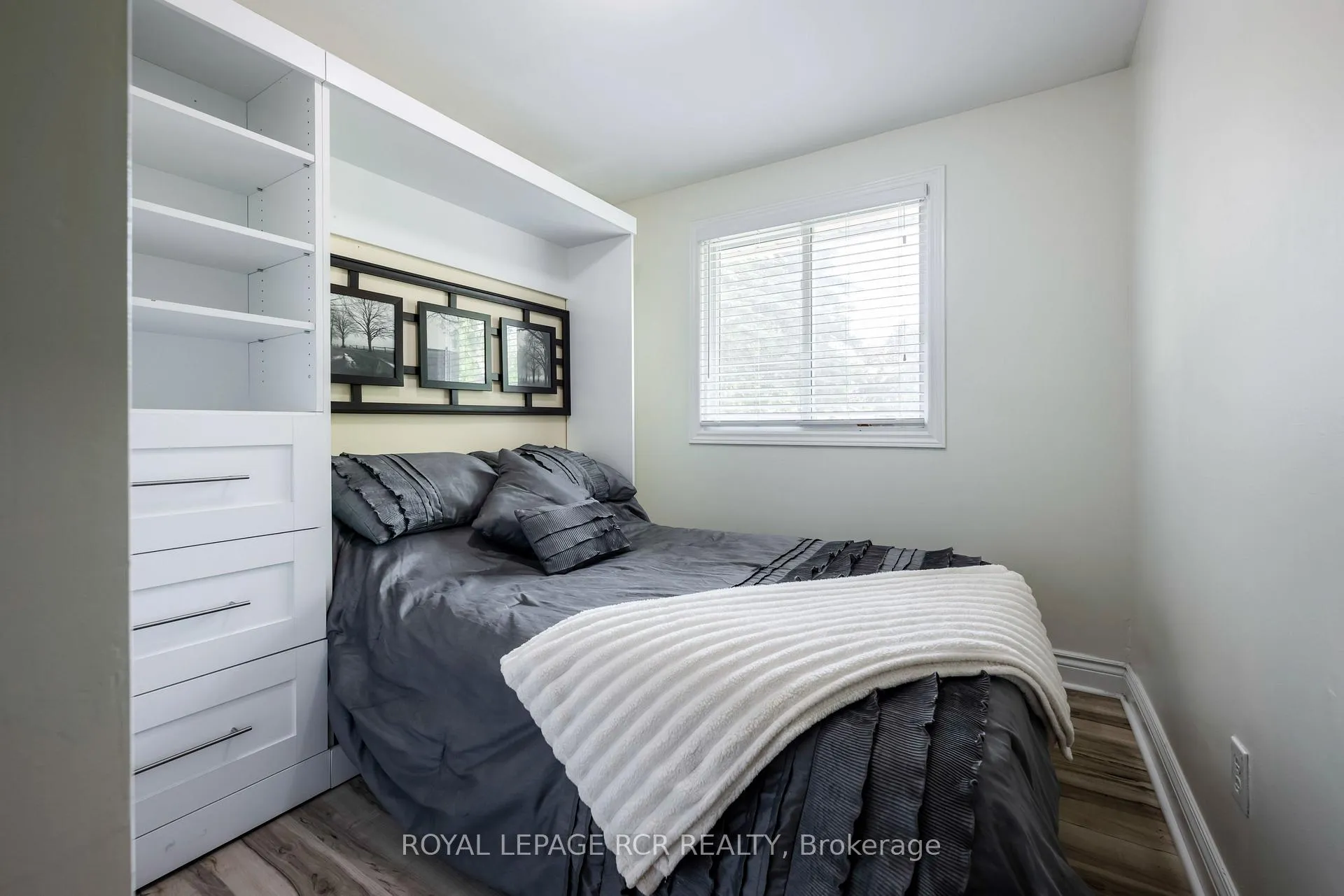 Photo 14 of 52 Maple Crescent, Orangeville — HOMEH