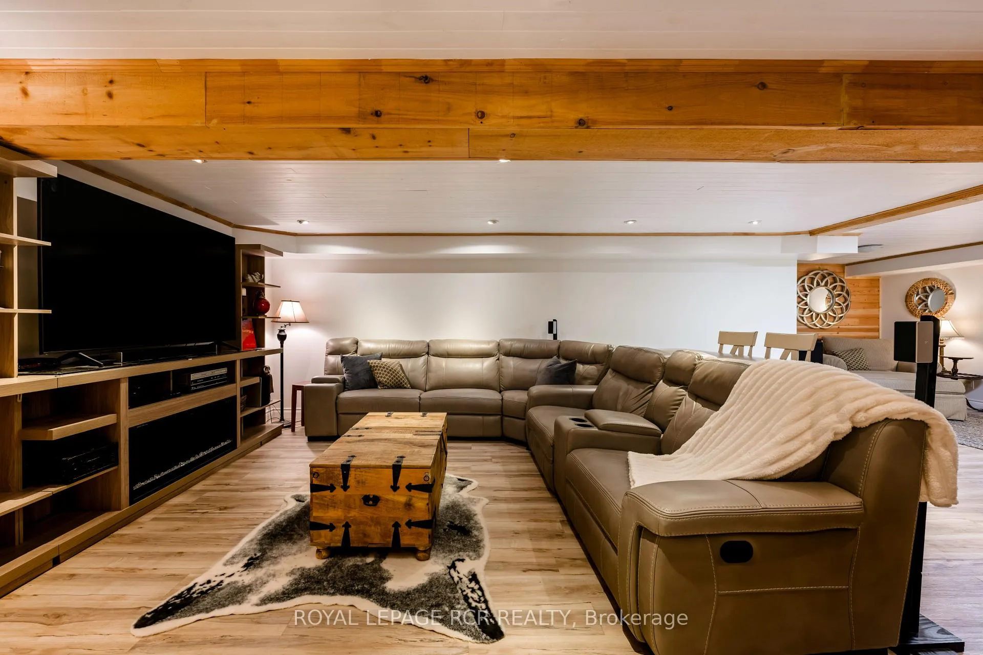 Photo 18 of 52 Maple Crescent, Orangeville — HOMEH