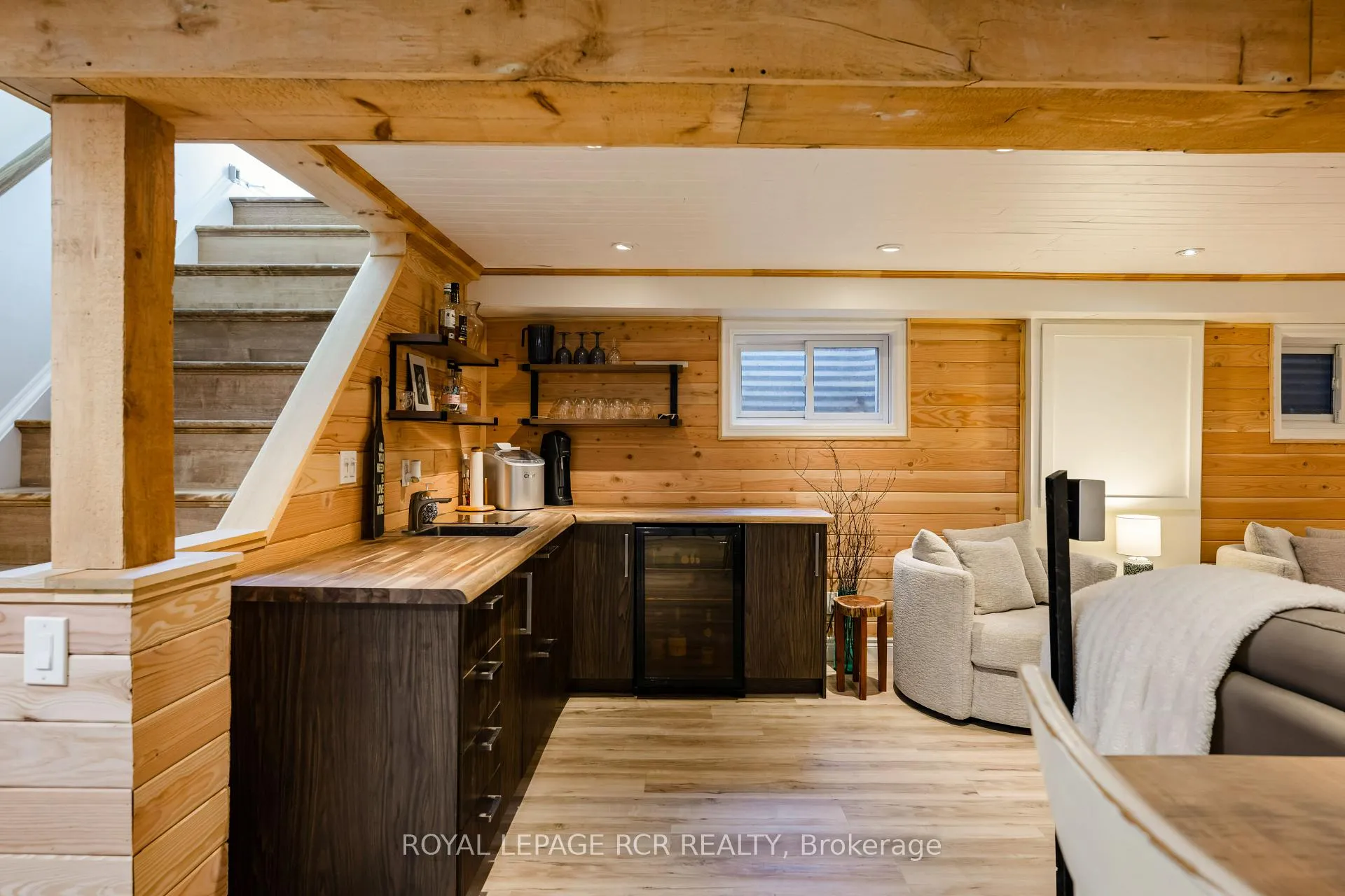 Photo 19 of 52 Maple Crescent, Orangeville — HOMEH