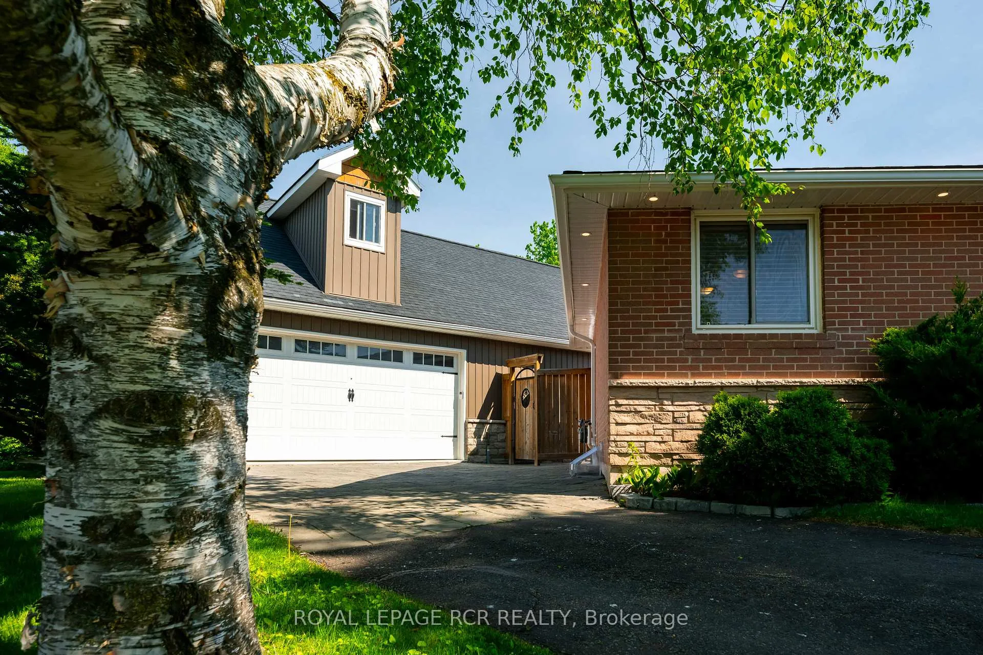 Photo 23 of 52 Maple Crescent, Orangeville — HOMEH