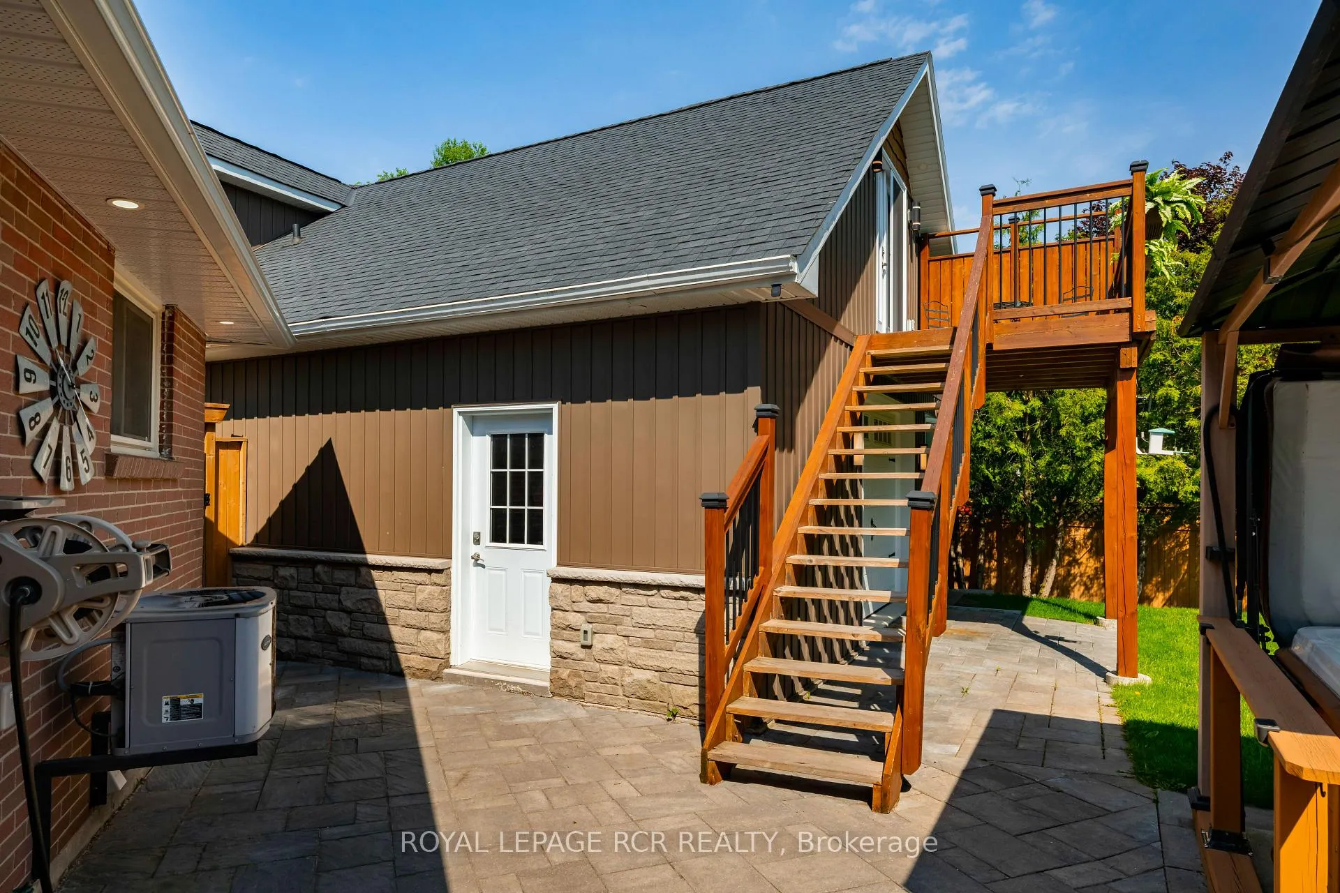 Photo 27 of 52 Maple Crescent, Orangeville — HOMEH