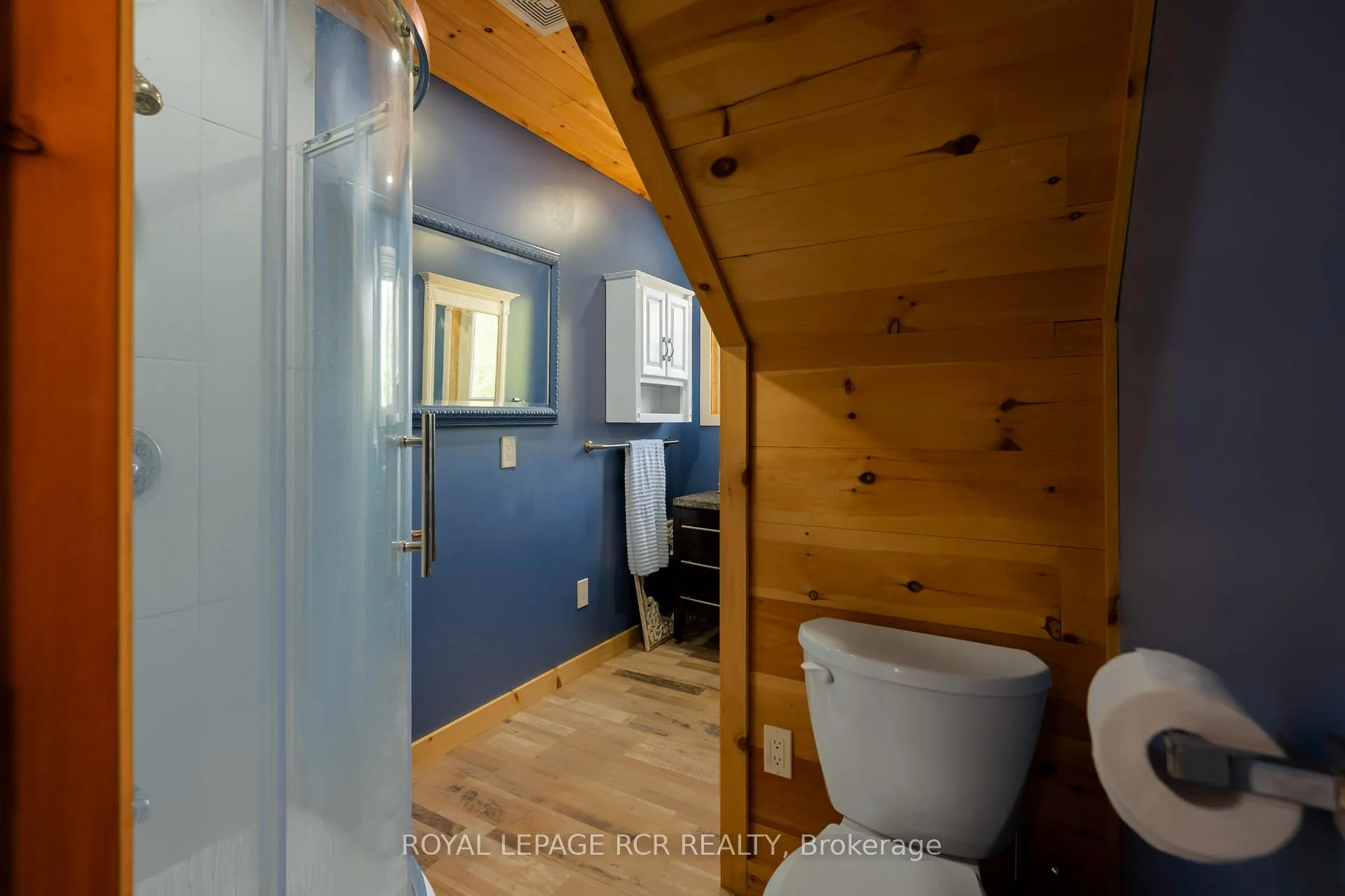 Photo 33 of 52 Maple Crescent, Orangeville — HOMEH
