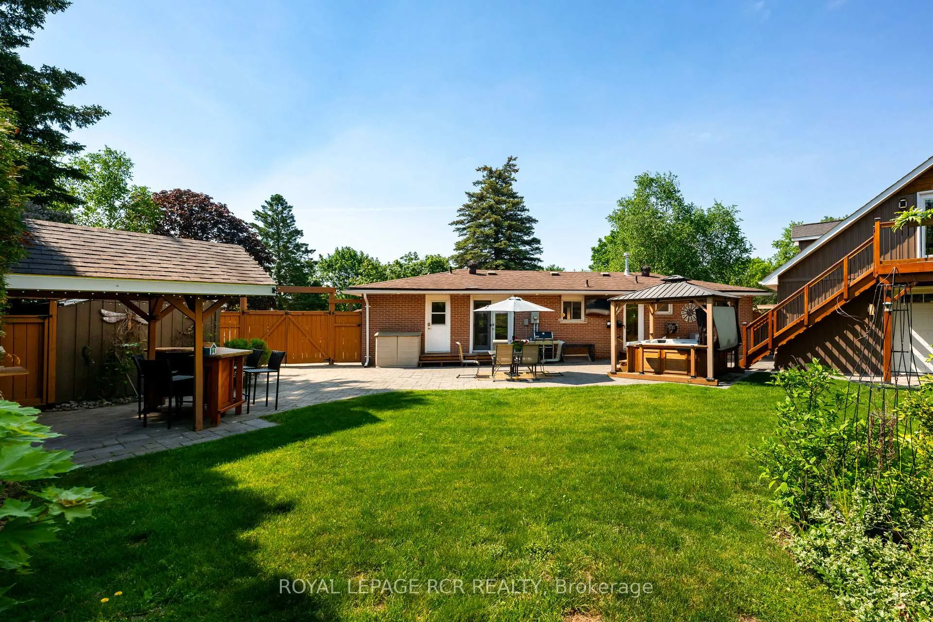 Photo 37 of 52 Maple Crescent, Orangeville — HOMEH