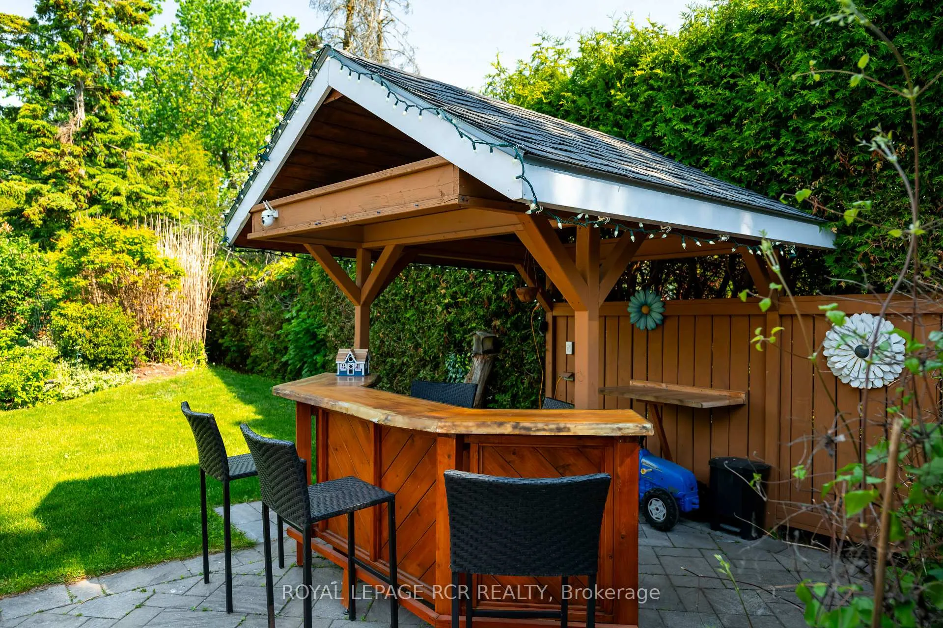 Photo 44 of 52 Maple Crescent, Orangeville — HOMEH