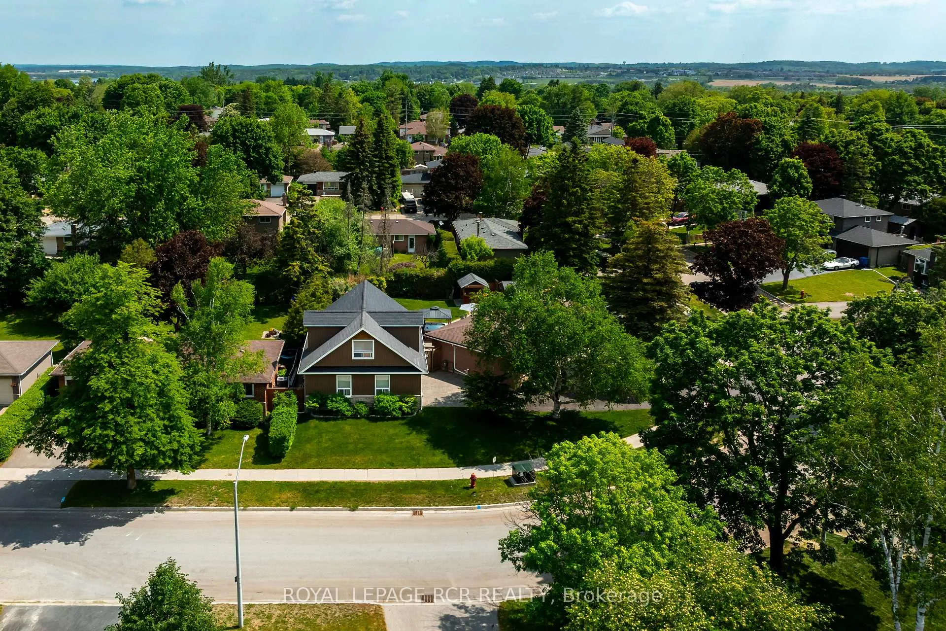 Photo 49 of 52 Maple Crescent, Orangeville — HOMEH