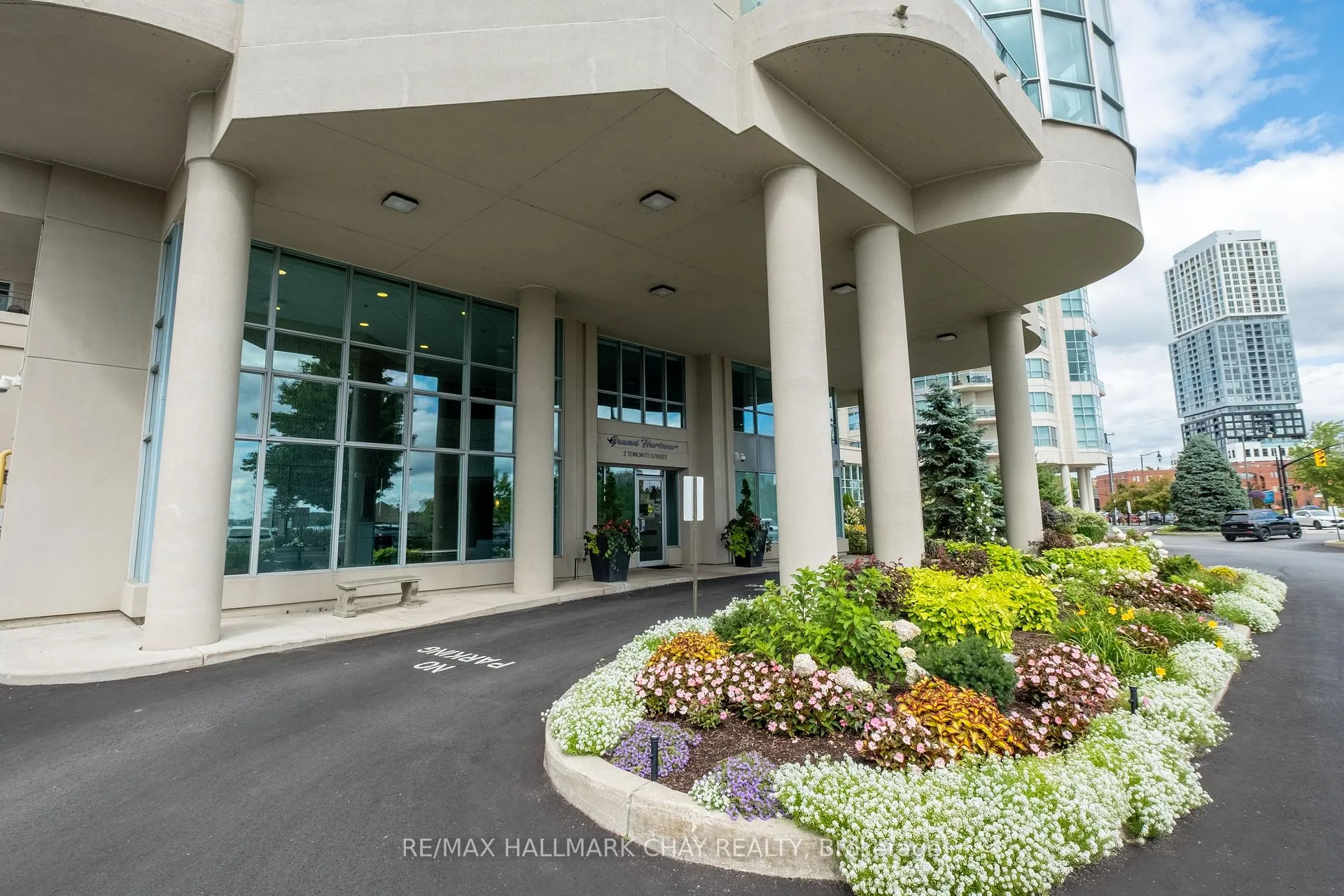 Photo 2 of Unit 310, 2 Toronto Street, Barrie, City Centre — HOMEH
