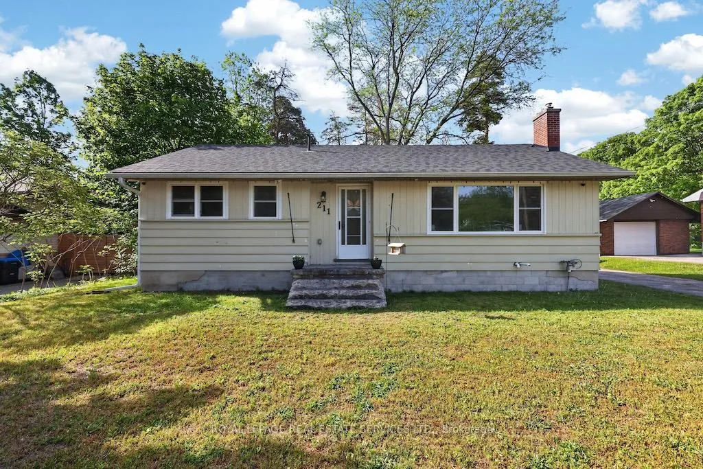 Photo 1 of 211 McCrea Drive, Clearview, Stayner — HOMEH