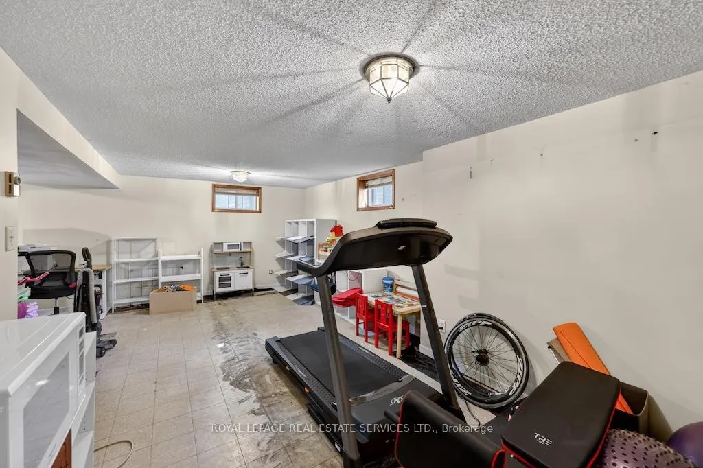 Photo 16 of 211 McCrea Drive, Clearview, Stayner — HOMEH