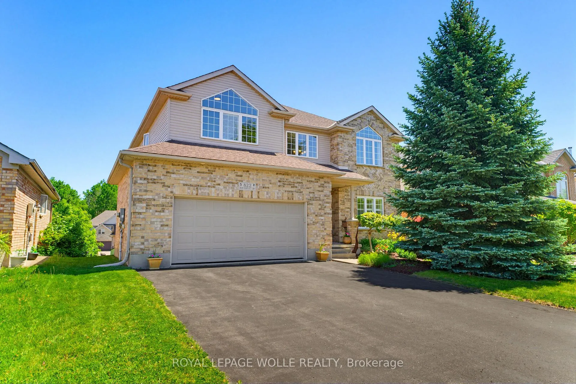 Photo 2 of 822 Birchmount Drive, Waterloo — HOMEH