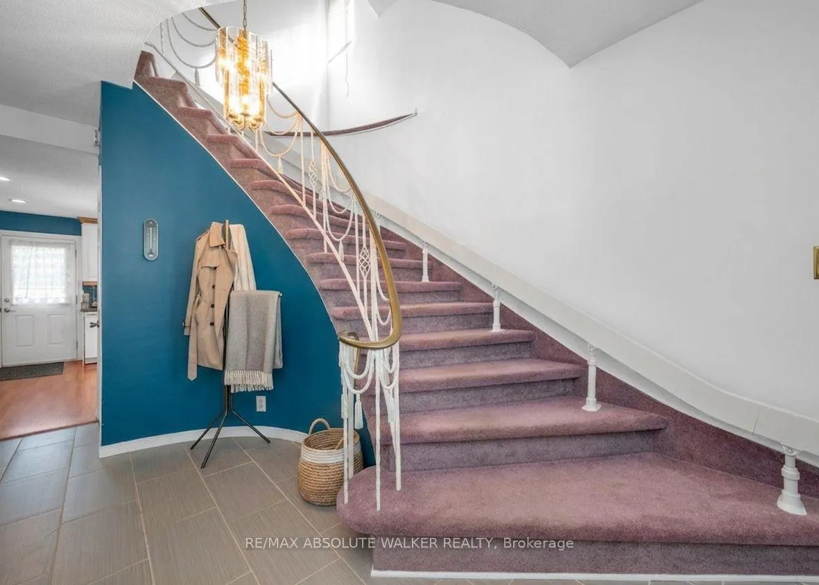 Photo 3 of 412 Montreal Road, Ottawa, Vanier — HOMEH