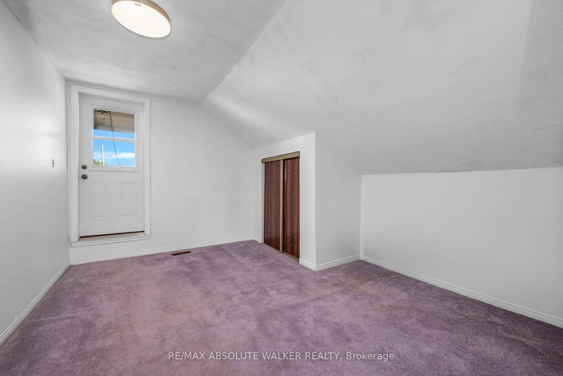 Photo 12 of 412 Montreal Road, Ottawa, Vanier — HOMEH