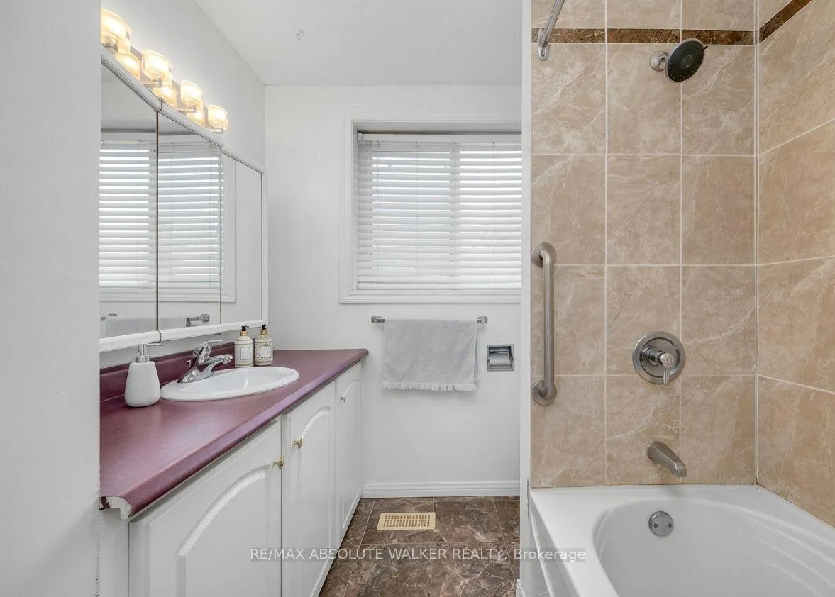 Photo 16 of 412 Montreal Road, Ottawa, Vanier — HOMEH
